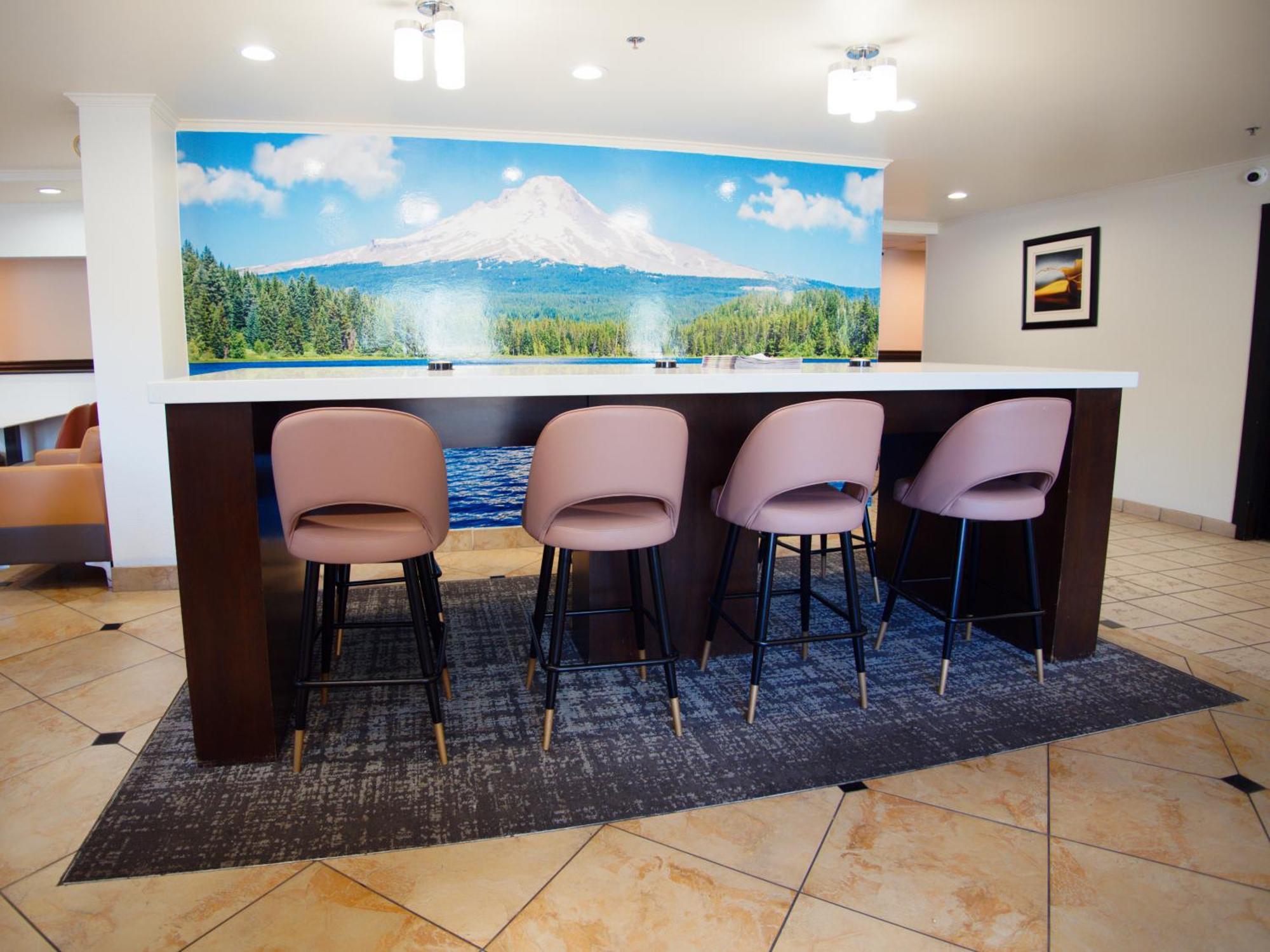 Ramada by Wyndham Coeur d'Alene Hotel Bagian luar foto