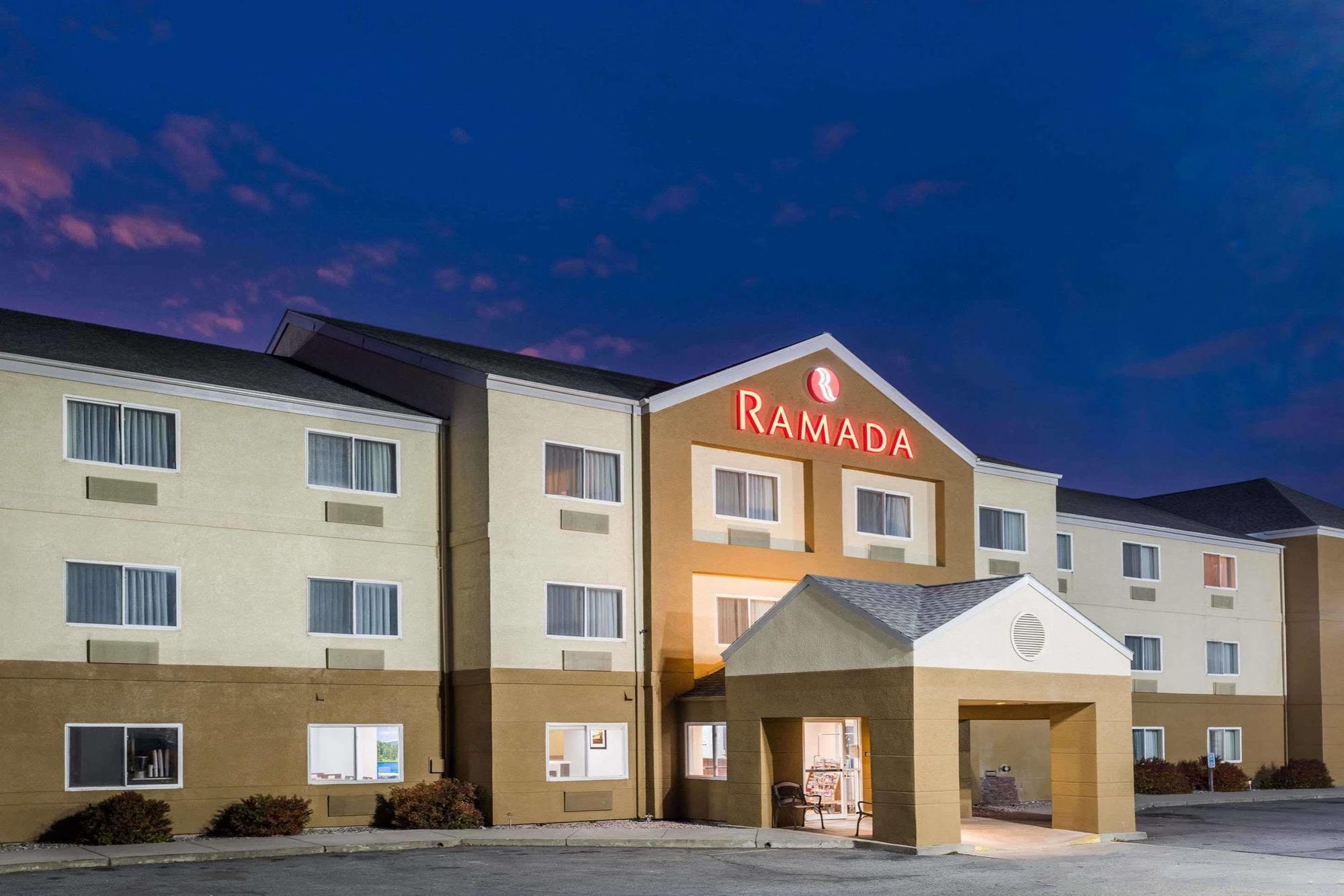 Ramada by Wyndham Coeur d'Alene Hotel Bagian luar foto